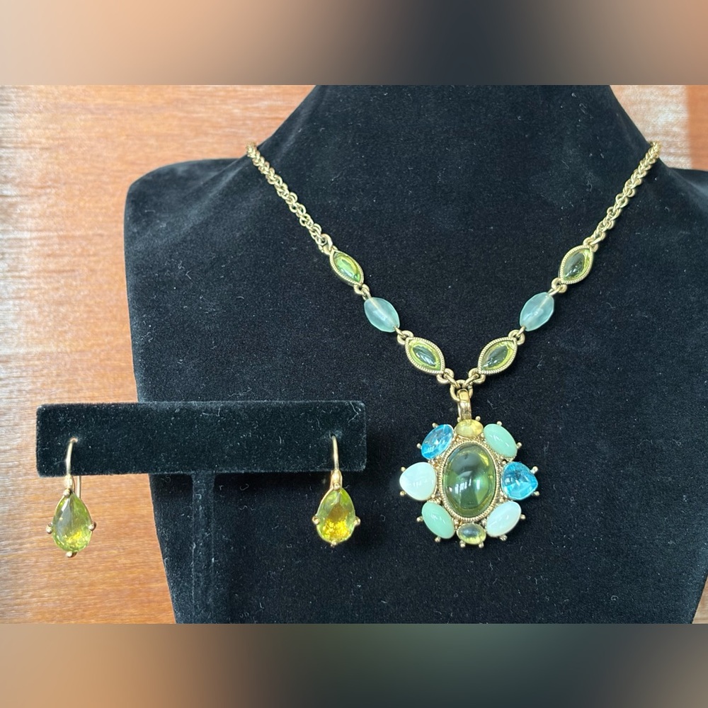 Vintage Monet Lucite Gold Toned Jewelry Set Necklace, Pendant, Earrings